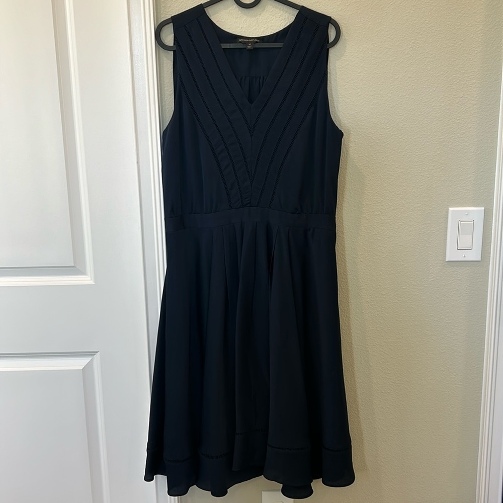 Banana Republic navy blue sleeveless v neck dress